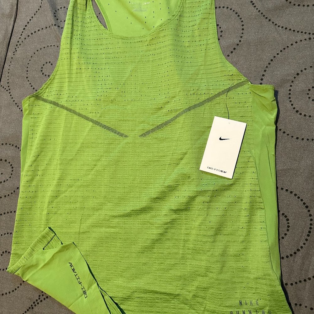 NIKE RUNNING SLEEVELESS DRI FIT ADV SHIRT SIZE 2XL MEN NWT $80